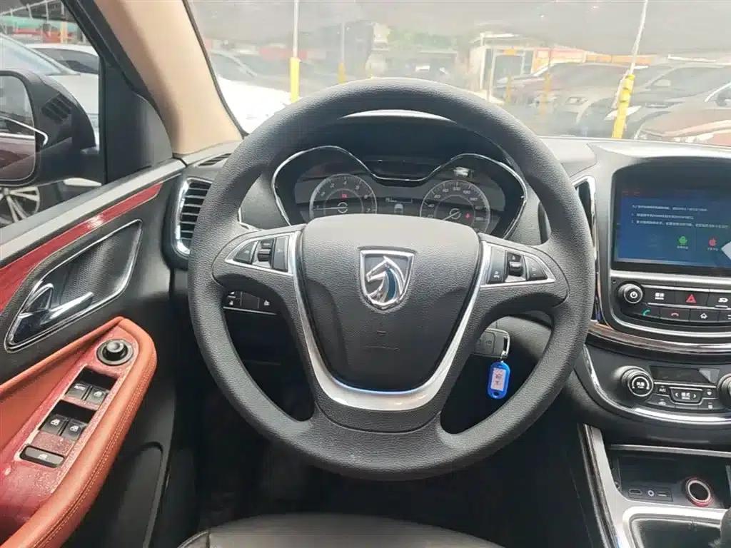 Baojun 560 2015 1.8L Manual Elite Edition — миниатюра 11