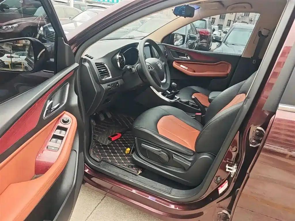 Baojun 560 2015 1.8L Manual Elite Edition — миниатюра 16