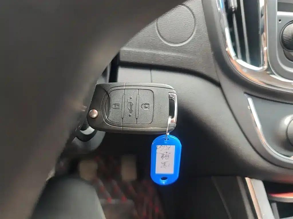 Baojun 560 2015 1.8L Manual Elite Edition — миниатюра 9