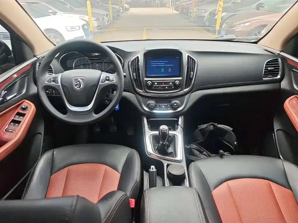 Baojun 560 2015 1.8L Manual Elite Edition — миниатюра 10