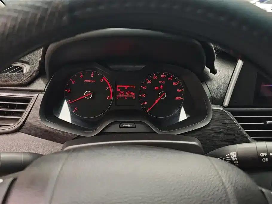 Baojun 310 2016 1.2L Manual Comfort Model — миниатюра 14
