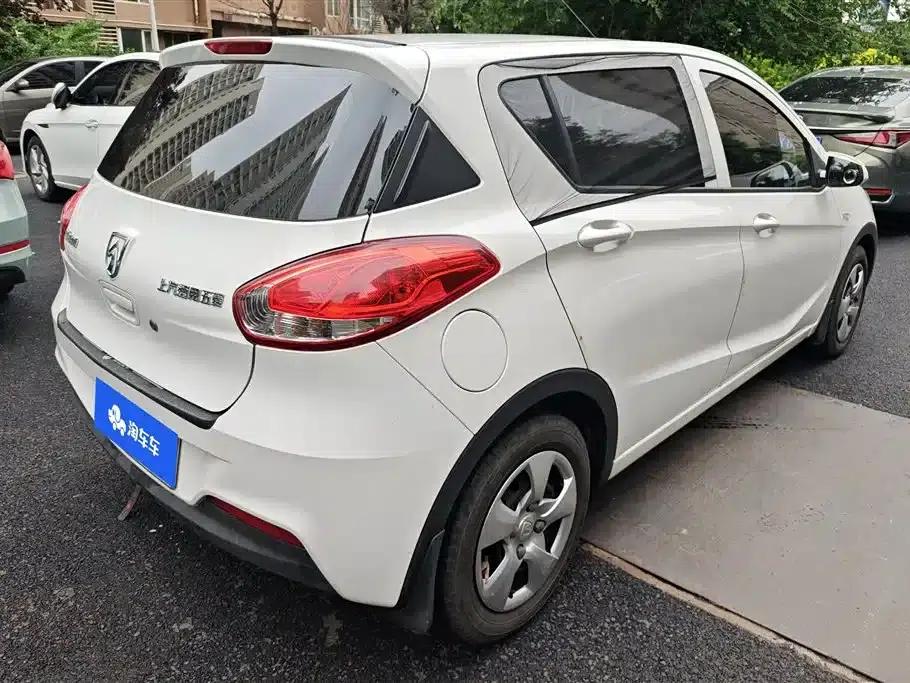 Baojun 310 2016 1.2L Manual Comfort Model — миниатюра 3