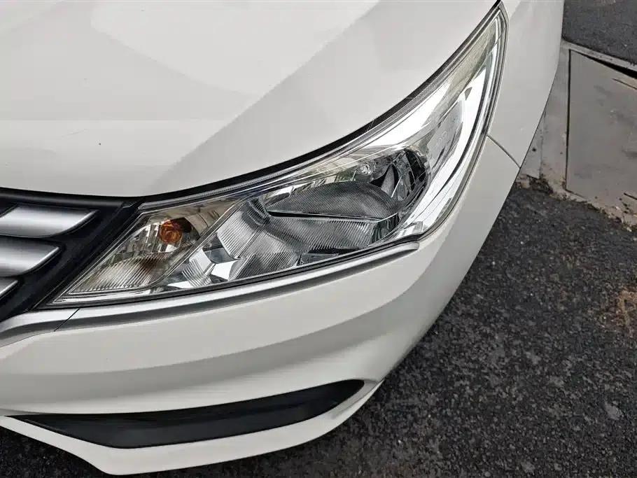 Baojun 310 2016 1.2L Manual Comfort Model — миниатюра 5