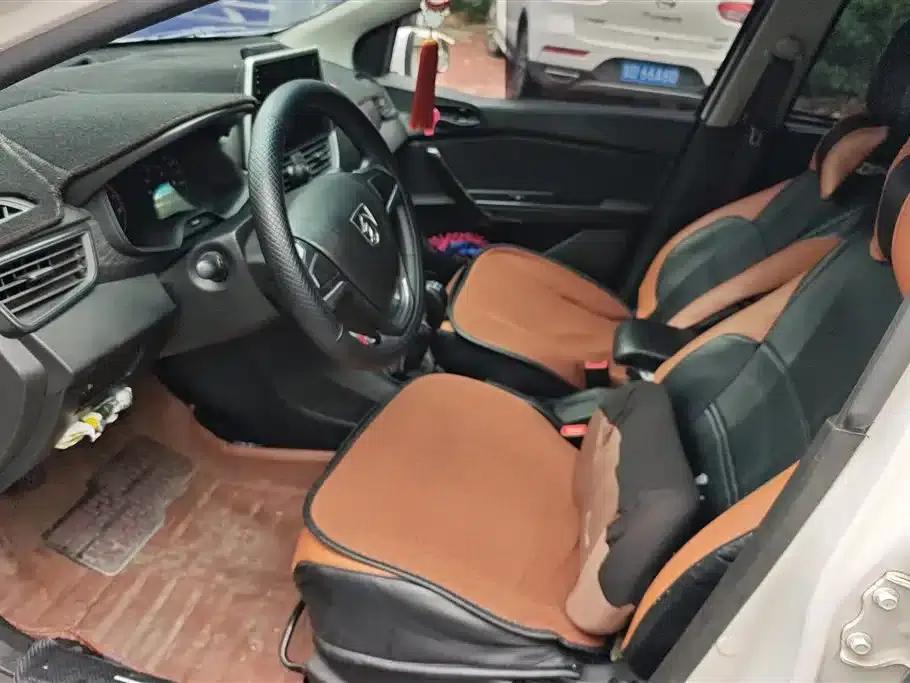 Baojun 310 2016 1.2L Manual Comfort Model — миниатюра 9