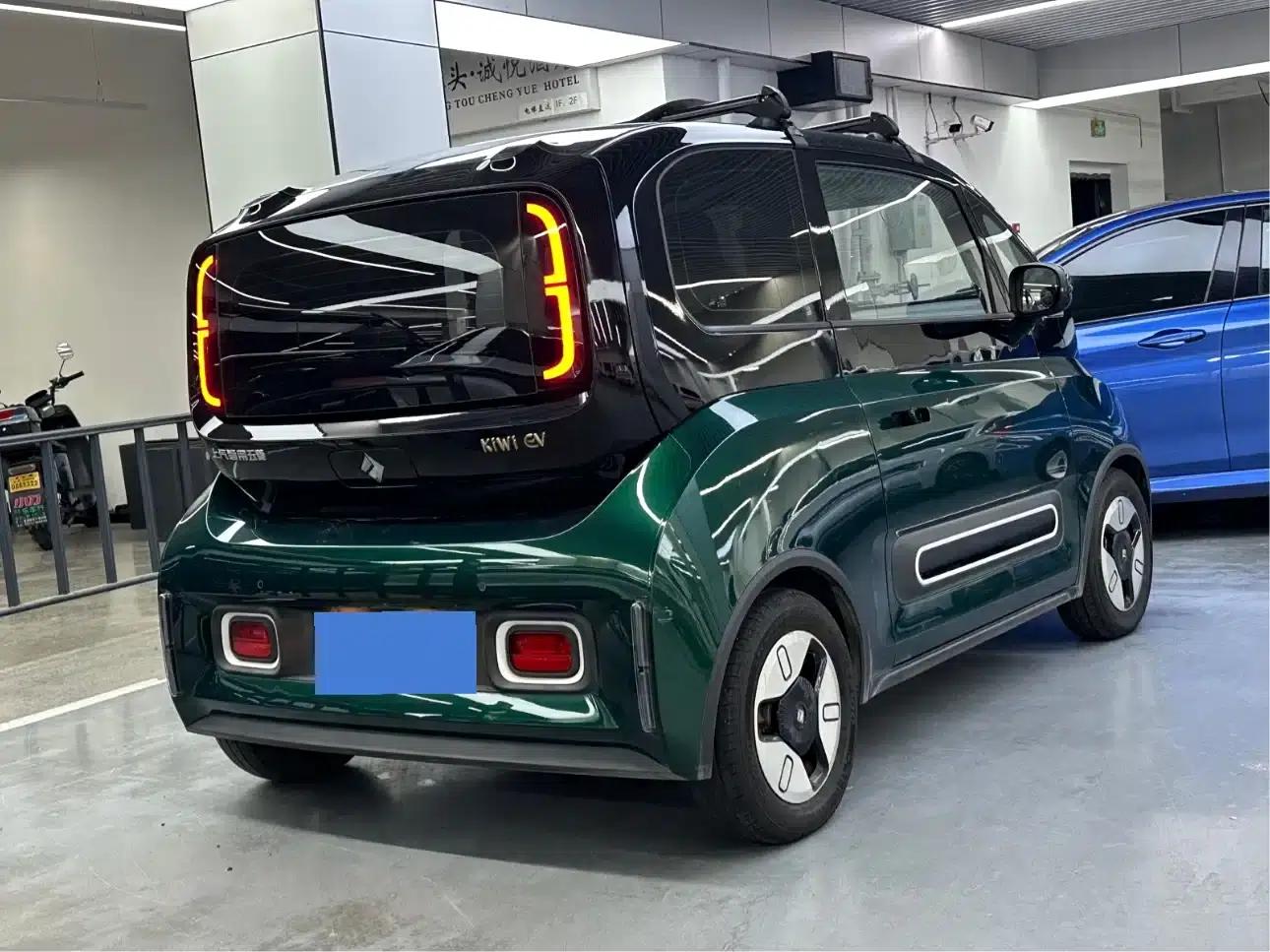 Baojun KiWi EV 2021 High-End Edition Fashion Gold Ternary Lithium — миниатюра 9
