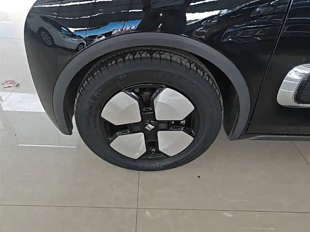 Baojun KiWi EV 2023 Smart Luxury Edition (Lithium Iron Phosphate) — миниатюра 23