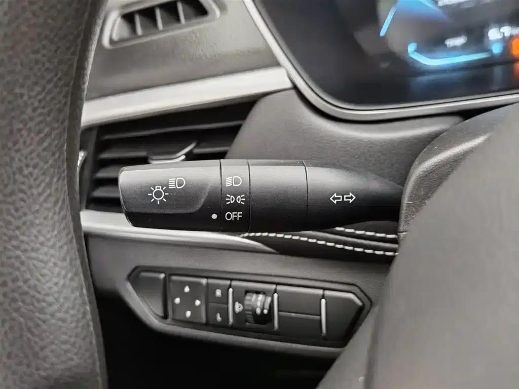 Baojun 530 2020 1.5T CVT Luxury Connected Edition 6-seater — миниатюра 21