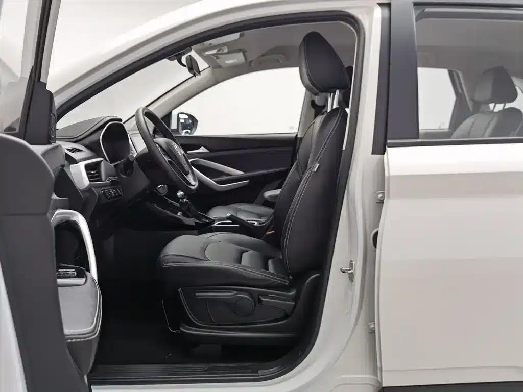 Baojun 530 2020 1.5T CVT Luxury Connected Edition 6-seater — миниатюра 10
