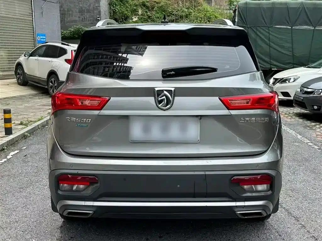 Baojun 530 2021 Global Car Anniversary Edition 1.5T CVT Luxury 5-seater — миниатюра 6