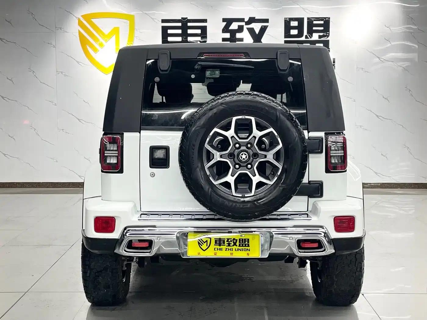 Beijing BJ40 2018 PLUS 2.3T Automatic 4WD Flagship Edition (National V Emission Standard) — миниатюра 5