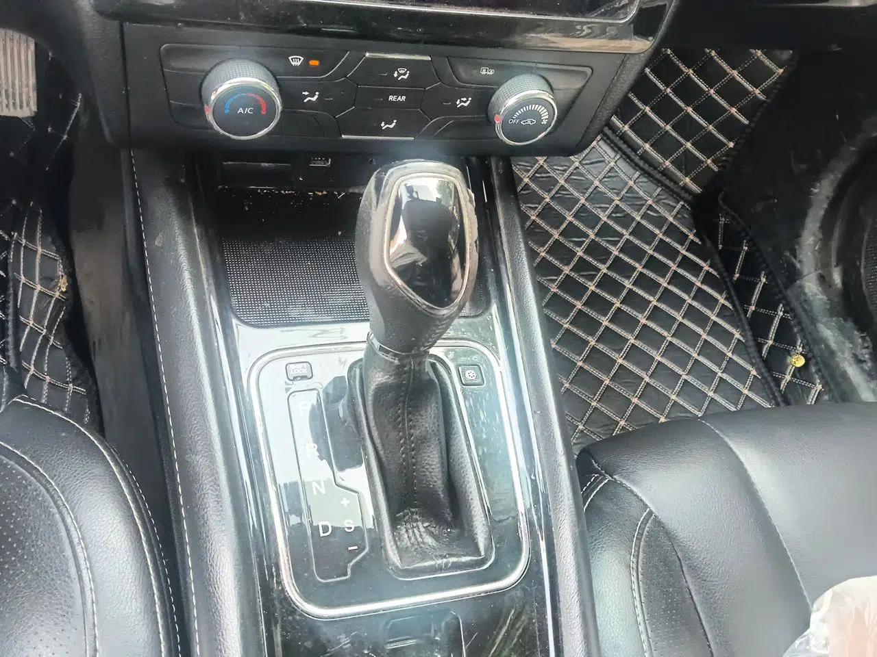 Dongfeng Fengon 580 2016 Revised Version 1.5T CVT Luxury Edition — миниатюра 15