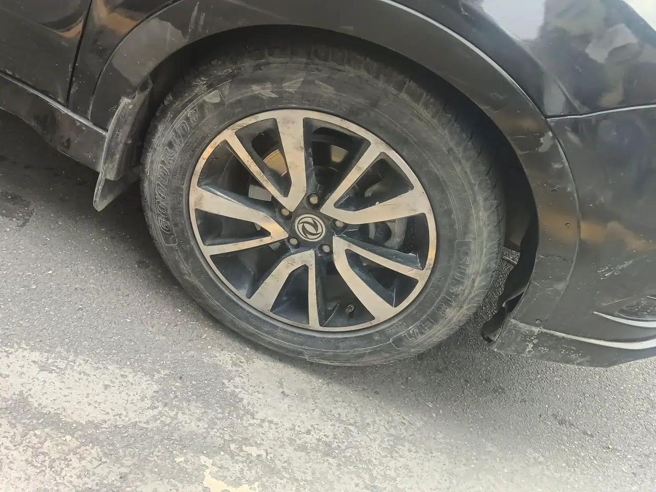 Dongfeng Fengon 580 2016 Revised Version 1.5T CVT Luxury Edition — миниатюра 8