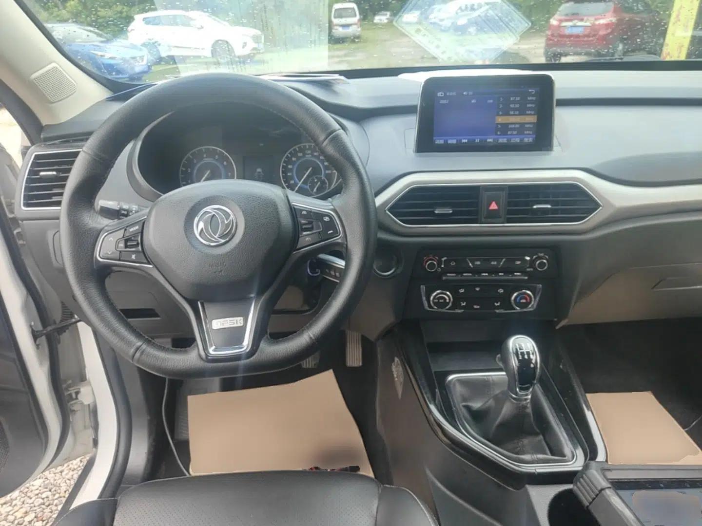 Dongfeng Fengon S560 2018 1.8L Manual Urban Model 7 Seats — миниатюра 13