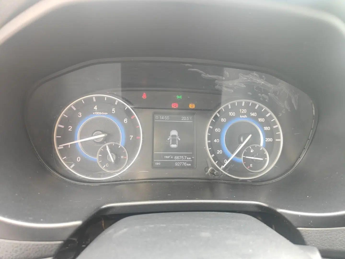 Dongfeng Fengon S560 2018 1.8L Manual Urban Model 7 Seats — миниатюра 15