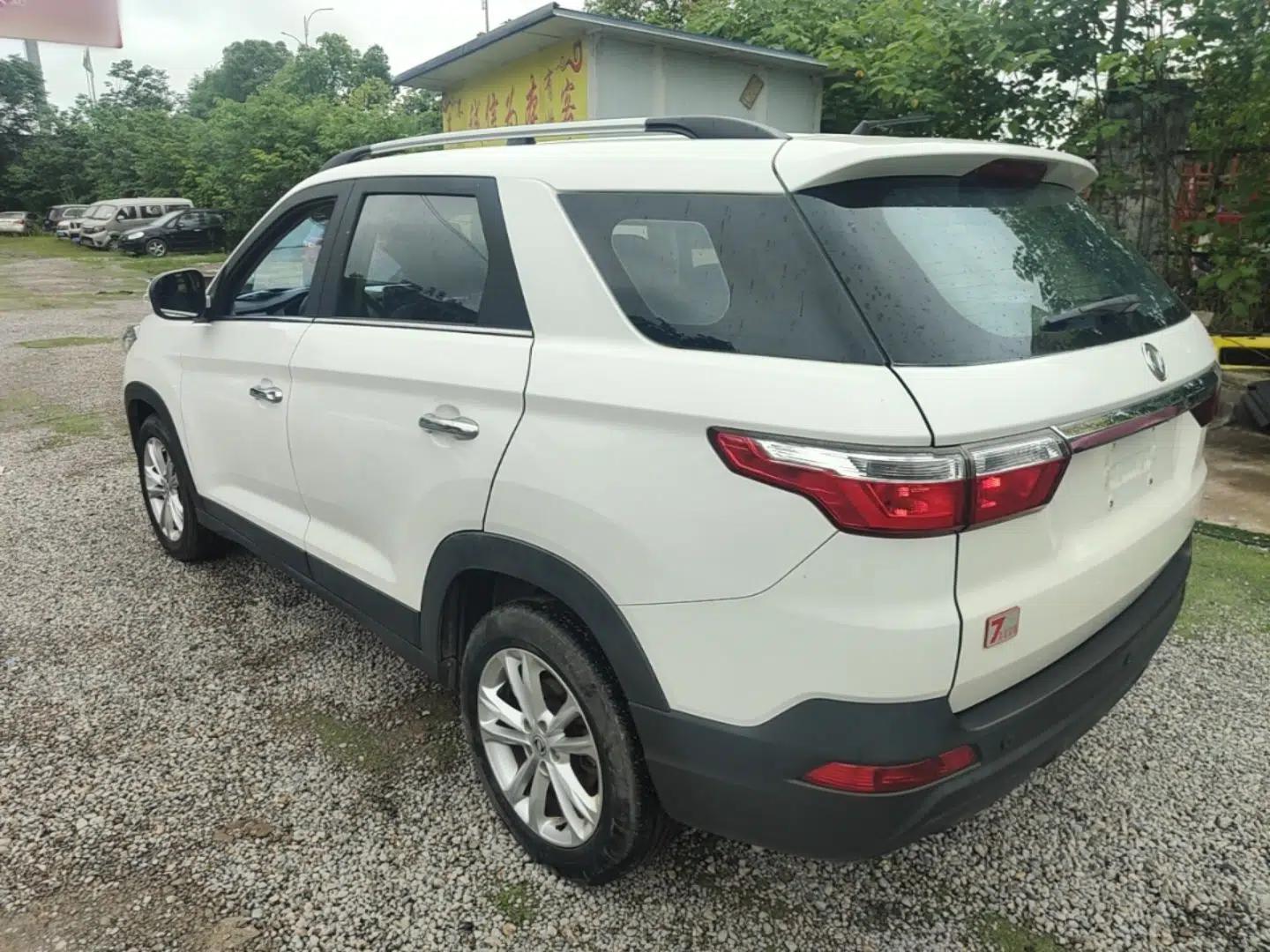 Dongfeng Fengon S560 2018 1.8L Manual Urban Model 7 Seats — миниатюра 4