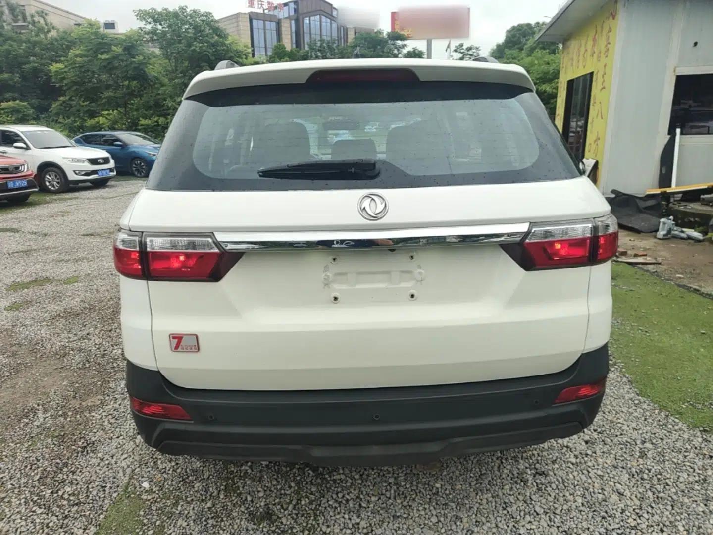 Dongfeng Fengon S560 2018 1.8L Manual Urban Model 7 Seats — миниатюра 5