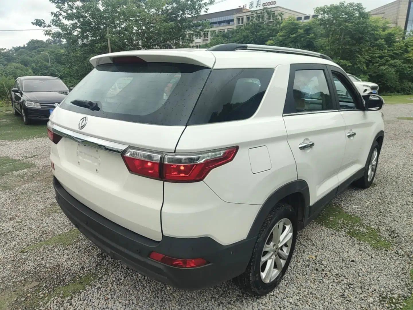 Dongfeng Fengon S560 2018 1.8L Manual Urban Model 7 Seats — миниатюра 6