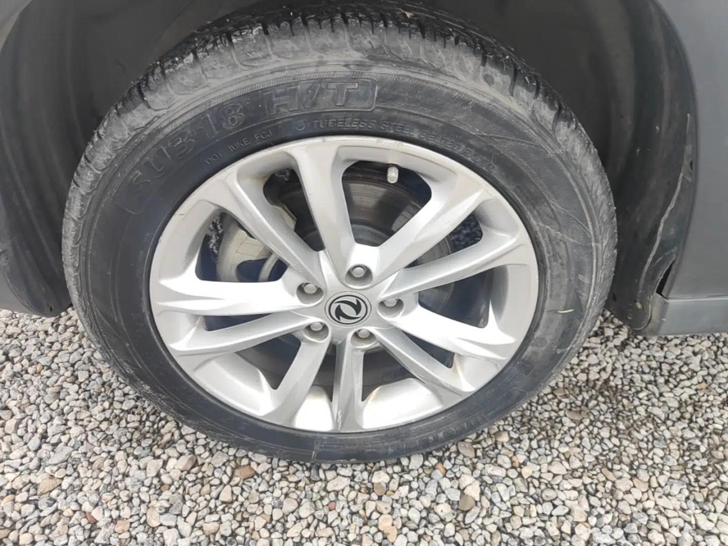 Dongfeng Fengon S560 2018 1.8L Manual Urban Model 7 Seats — миниатюра 8
