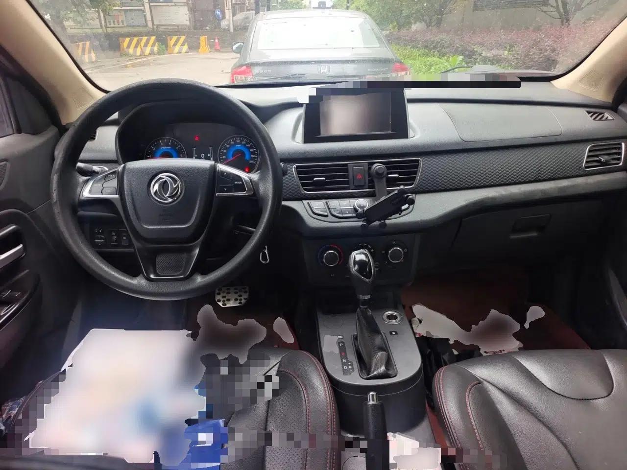 Dongfeng Fengon 370 2017 1.5L CVT Fashion Edition 7-Seater — миниатюра 10