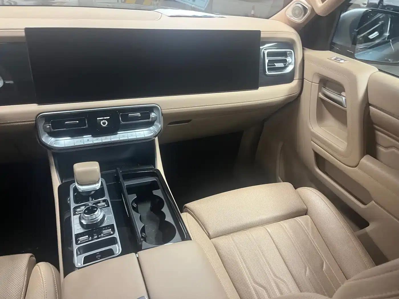 Beijing BJ60 Extended Range 2024 Model, 7-Seater Extended Range Advanced Edition — миниатюра 18