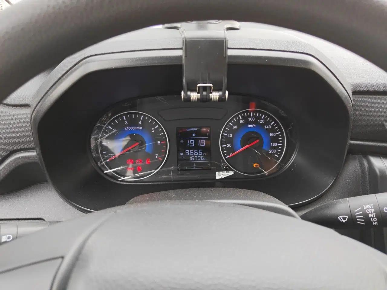 Dongfeng Fengon 380 2022 1.5L Luxury Edition Passenger Vehicle 5 Seats — миниатюра 12