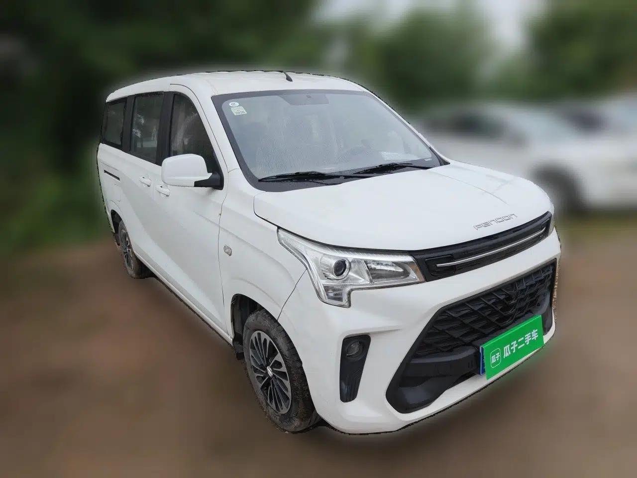 Dongfeng Fengon 380 2022 1.5L Luxury Edition Passenger Vehicle 5 Seats — миниатюра 3