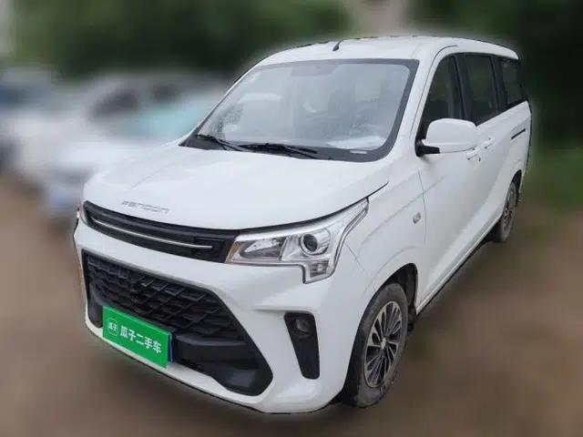 Dongfeng Fengon 380 2022 1.5L Luxury Edition Passenger Vehicle 5 Seats
