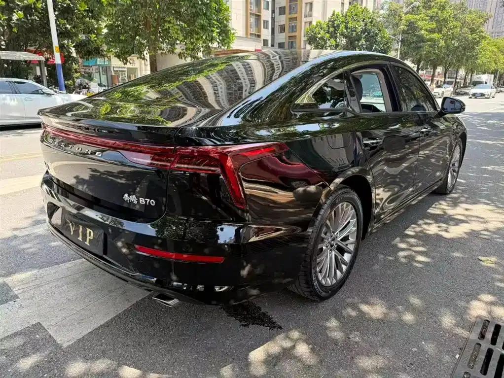 Bestune B70 2023 Third Generation 1.5T Automatic Enjoyment Edition 70th Anniversary Edition — миниатюра 6