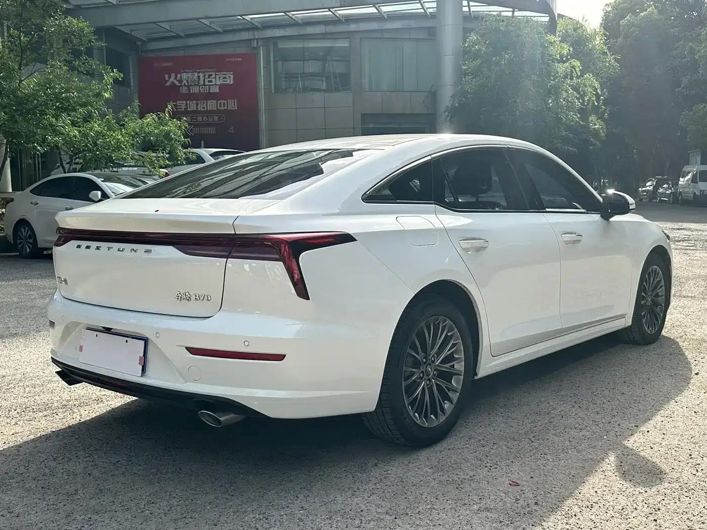 Bestune B70 2022 Model, Third Generation, 1.5T Automatic Enjoyment Edition — миниатюра 4