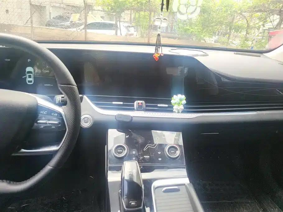 Bestune B70 2023 Model, Third Generation, 1.5T Automatic Enjoyment Edition — миниатюра 13