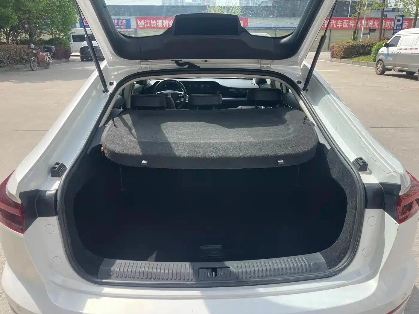 Bestune B70 2023 Model, Third Generation, 1.5T Automatic Enjoyment Edition — миниатюра 6
