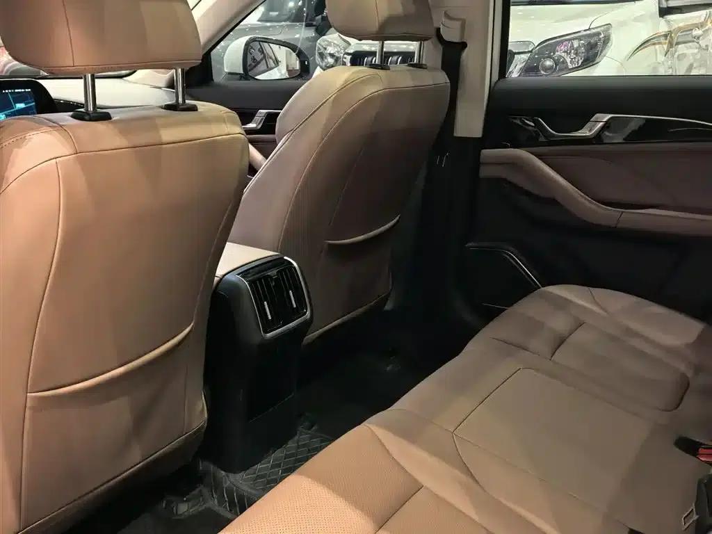 Bestune B70 2024 Dragon Edition 1.5T Leading Model — миниатюра 17