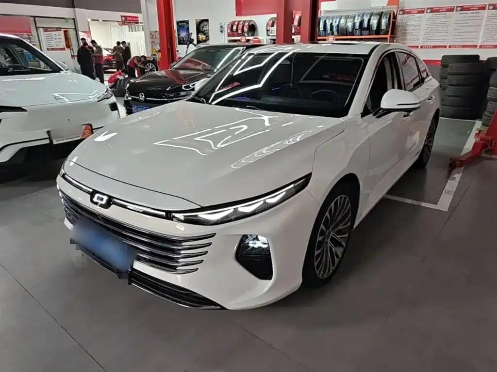 Bestune B70 2024 Dragon Edition 1.5T Leading Model — миниатюра 1