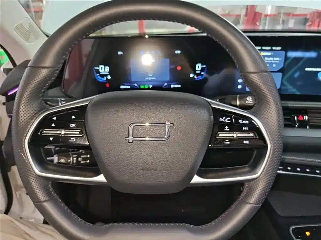Bestune B70 2024 Dragon Edition 1.5T Leading Model — миниатюра 11