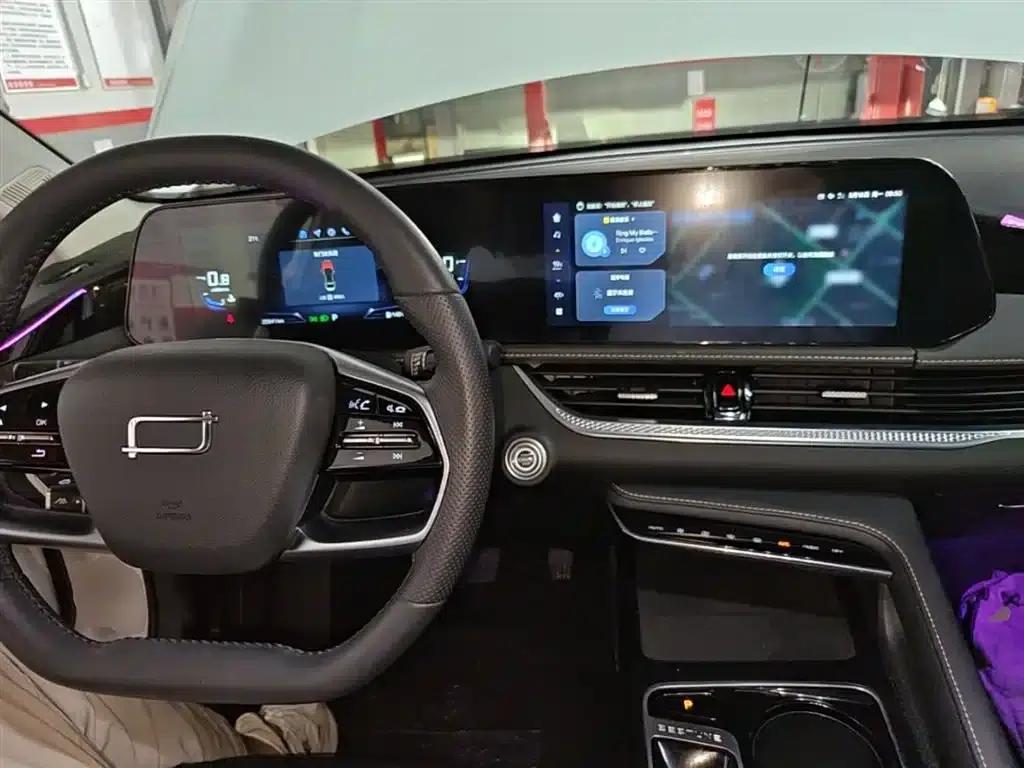 Bestune B70 2024 Dragon Edition 1.5T Leading Model — миниатюра 10