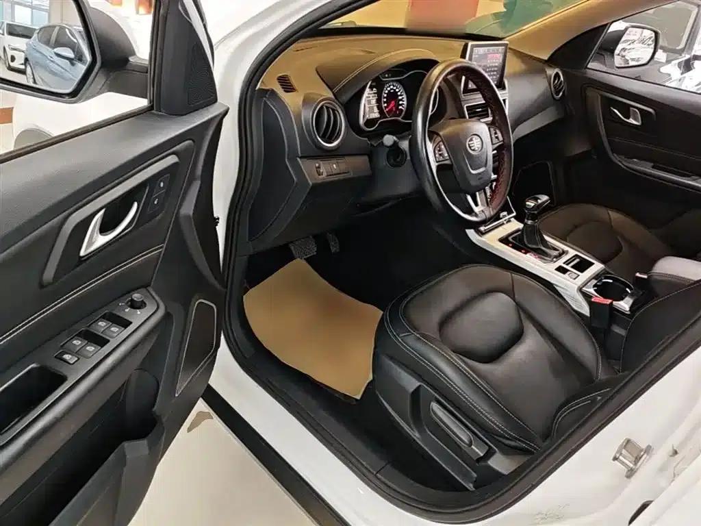 Bestune X40 2019 1.6L Automatic Luxury Edition (National V Emission Standard) — миниатюра 16