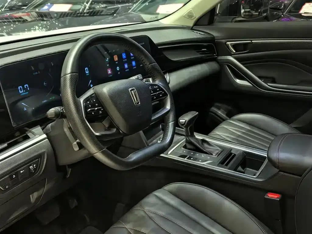 Bestune T55 2023 1.5T Automatic Leap Forward Edition — миниатюра 15