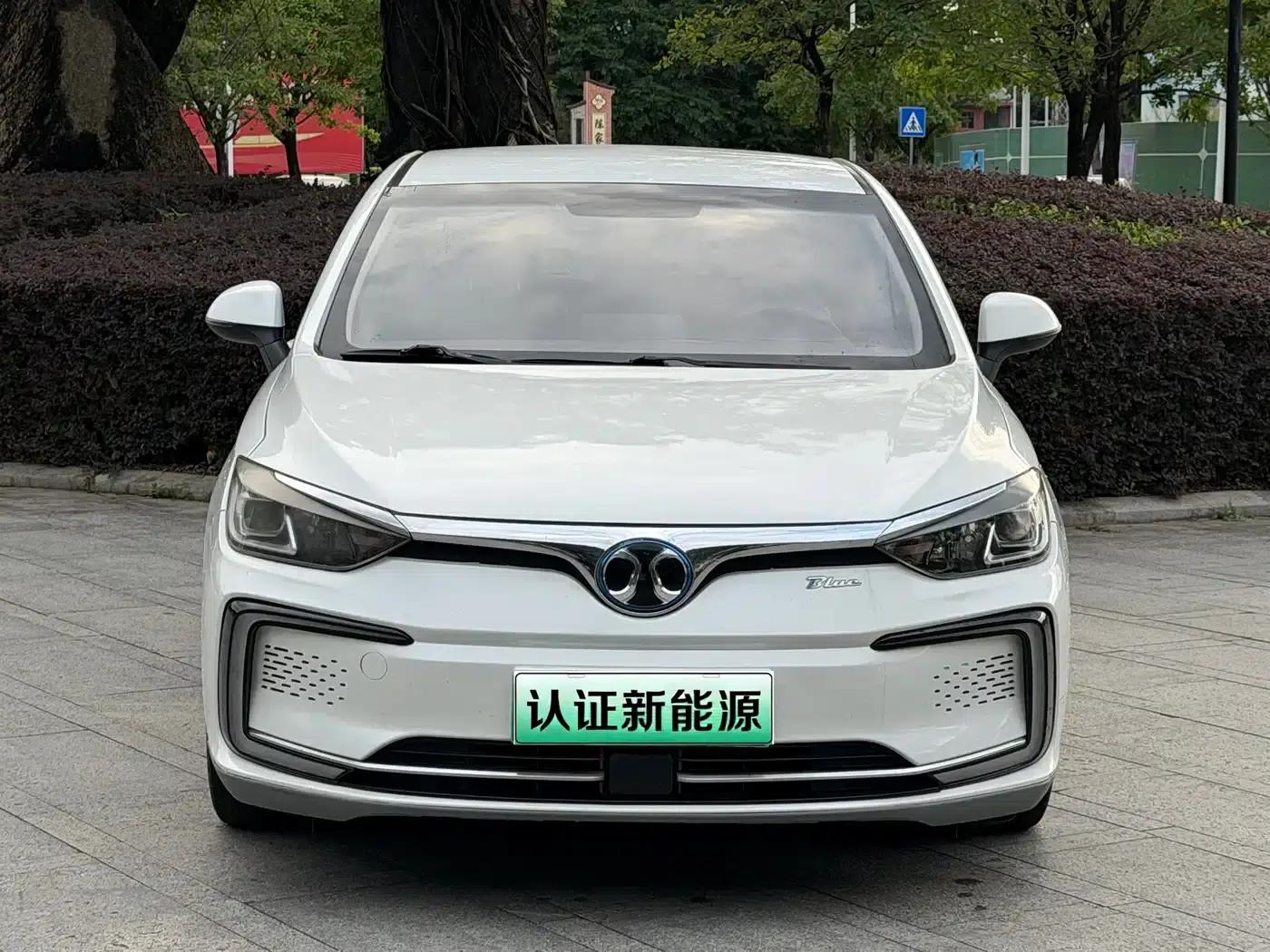 Beijing EU5 2019 R500 Smart Wind Edition — миниатюра 2