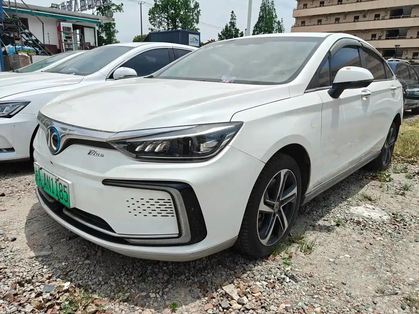 Beijing EU5 2018 R500 Smart Wind Edition — миниатюра 1