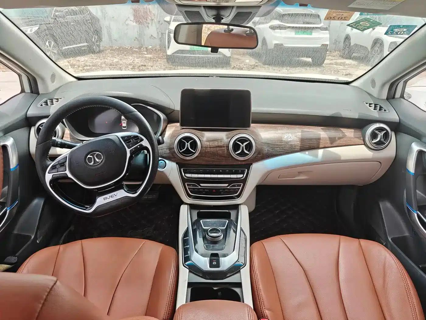 Beijing EU5 2018 R500 Smart Wind Edition — миниатюра 4