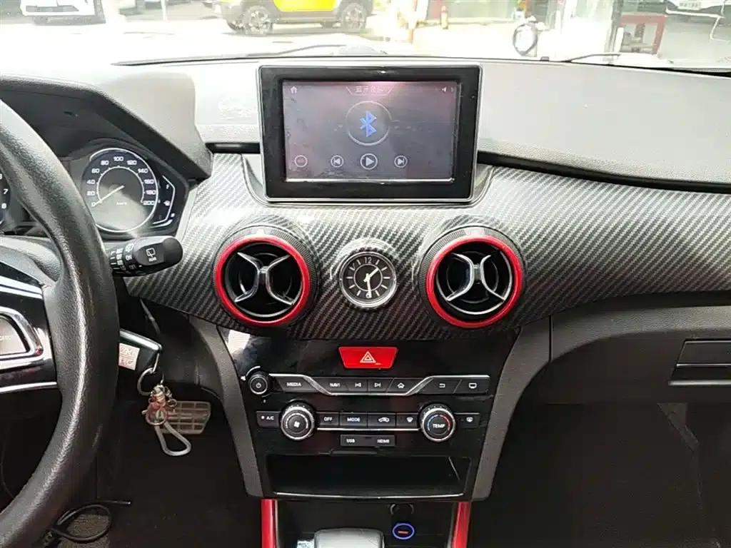 2017 Senova X25 1.5L Automatic Elite Navigation Edition — миниатюра 13