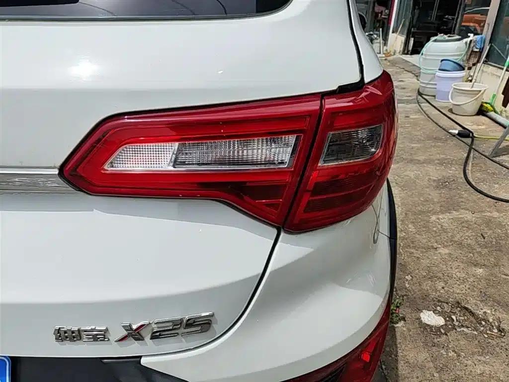 2017 Senova X25 1.5L Automatic Elite Navigation Edition — миниатюра 8