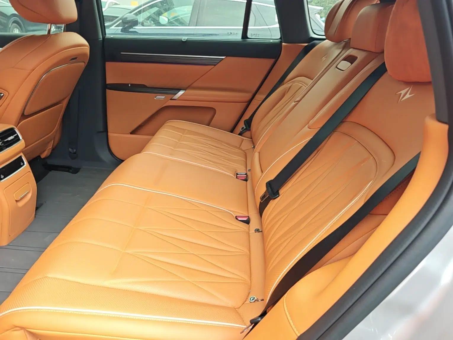 Dongfeng eπ eπ008 2025 210 Ultra Range-Extended Version 5 Seats — миниатюра 19