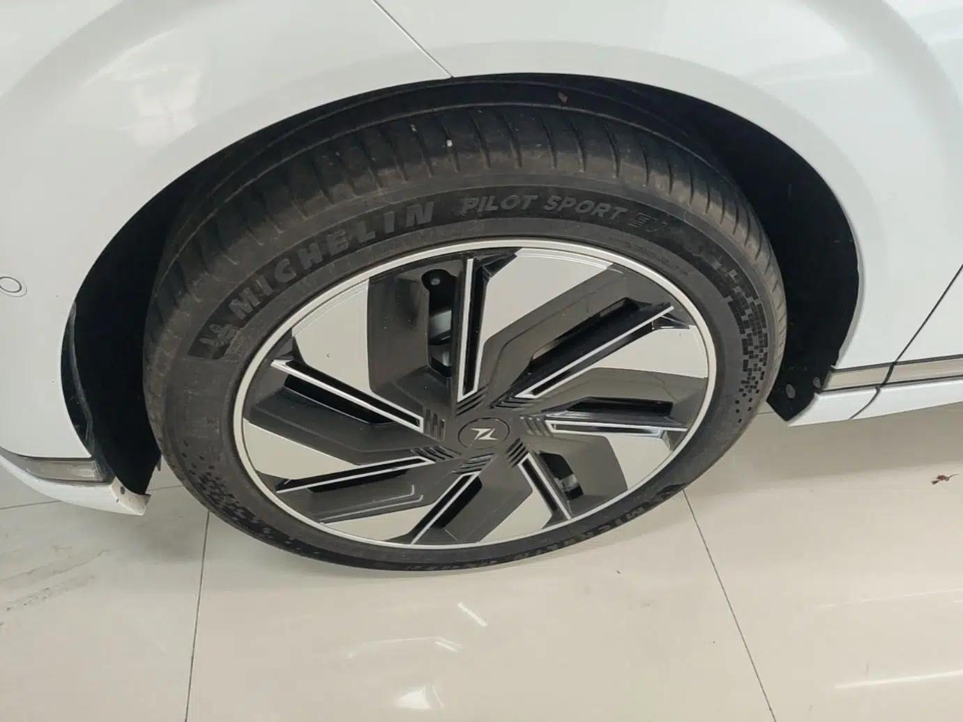 Dongfeng eπ eπ008 2025 636Ultra All-Electric Version 5 Seats — миниатюра 8