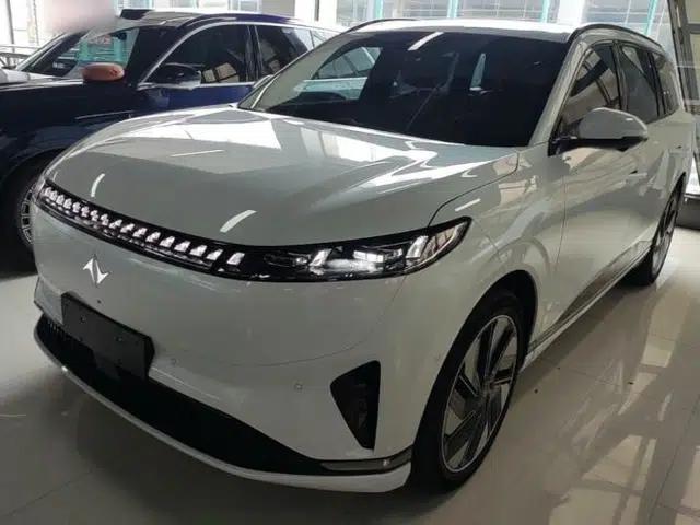 Dongfeng eπ eπ008 2025 636Ultra All-Electric Version 5 Seats