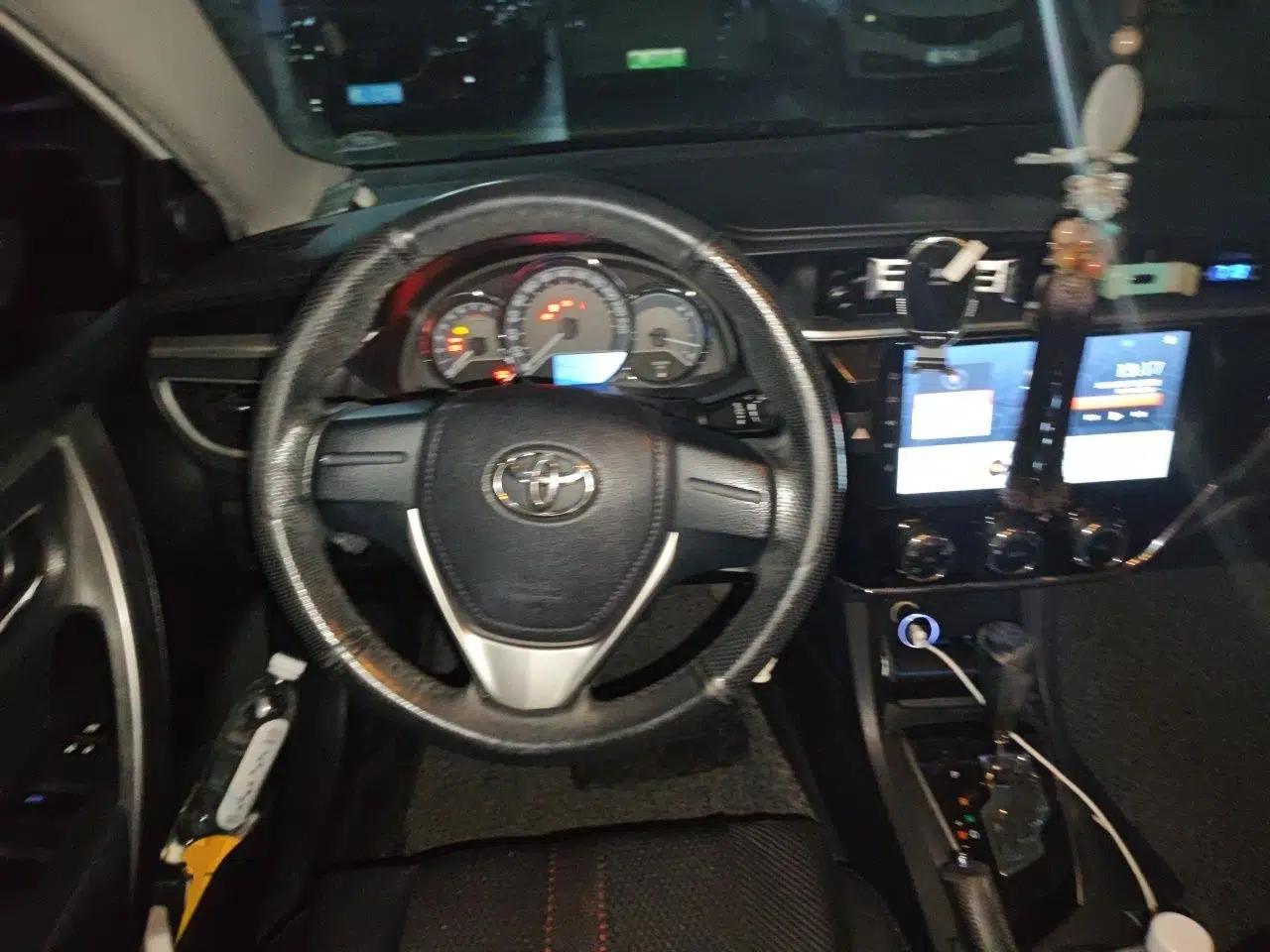 Toyota Corolla 2017 1.6L CVT GL — миниатюра 11