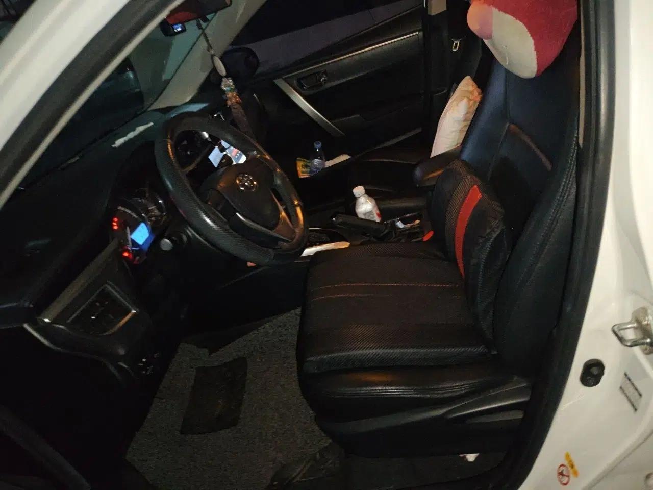 Toyota Corolla 2017 1.6L CVT GL — миниатюра 16