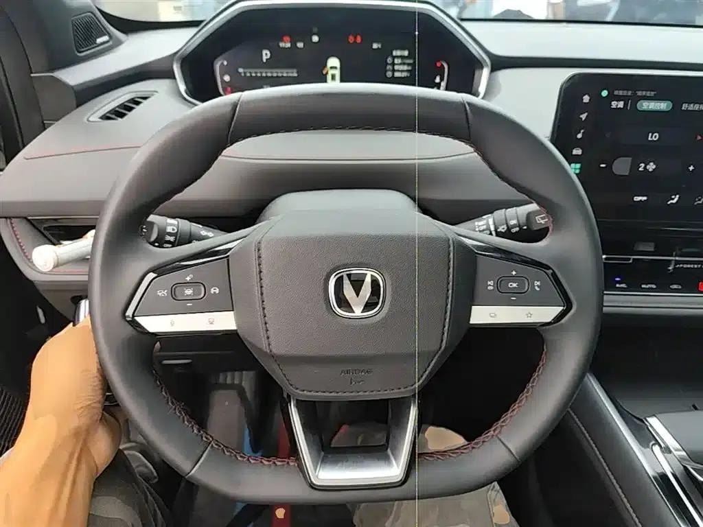 Changan CS55PLUS 2024 Model, Third Generation 1.5T DCT Premium Edition — миниатюра 11