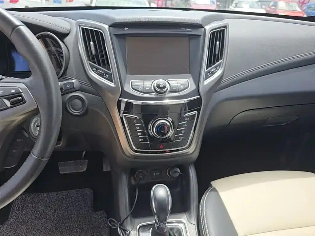 Changan CS35 2017 1.6L Automatic Deluxe Edition — миниатюра 13