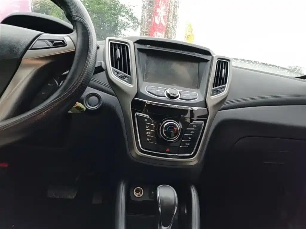 Changan CS35 2017 1.6L Automatic Deluxe Edition — миниатюра 13